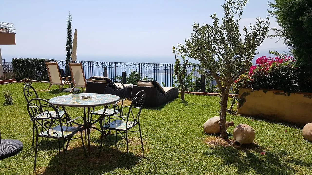 Villa Le Terrazze Charming Rooms Taormina 0*,  Włochy